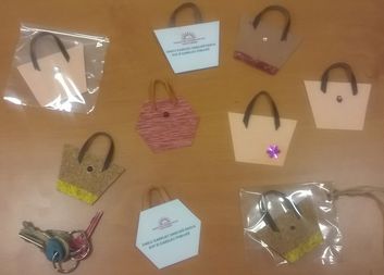 Klienti z Domova seniorů sv. Alžběty podpořili kabelkománii!