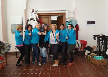 Holky holkám opět pomáhají