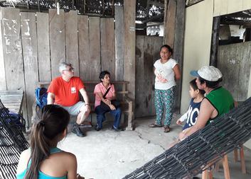 Za adoptivními dětmi