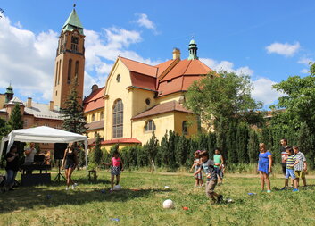 Poradna pro cizince vás zve na Letní zahradní setkání