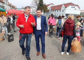 Hejtman Plzeňského kraje navštívil Humanitární sklad Diecézní charity Plzeň