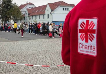 Charita podává ruce uprchlíkům v Plzeňském a Karlovarském kraji