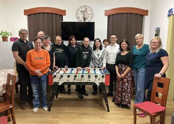 Děkujeme společnosti proHeq Domažlice za dar stolního fotbalu pro klienty Domova sv. Vavřince 