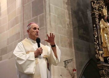 Blahopřejeme k narozeninám prezidentu Diecézní charity Plzeň, Mons. Františku Radkovskému