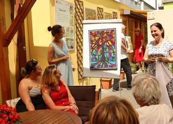 „Kavárnička“ na dvorku Domova sv. Alžběty 