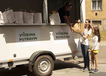 Potravinové banky rozšiřují síť výdejen potravinové pomoci