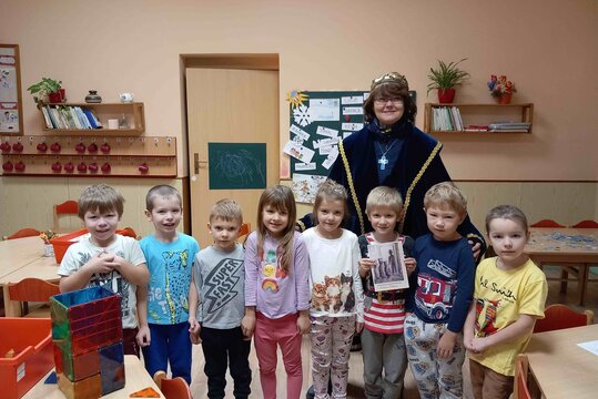 Koledníci sundali koruny: o děkování koledníkům ve školách a školkách