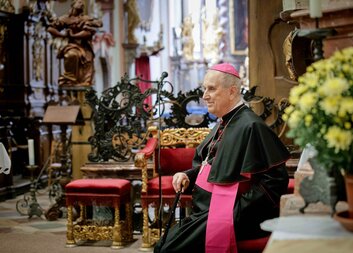 Blahopřejeme k dnešním narozeninám otci biskupu Františkovi